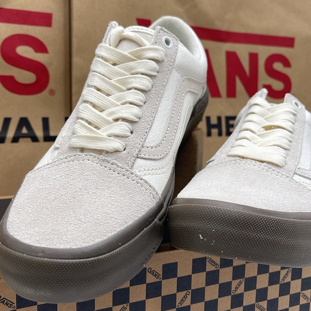 Vans Men’s Bmx Old Skool
Marshmallow/Gum
VN0005UZOVM Sneakers - Picture 5 of 16